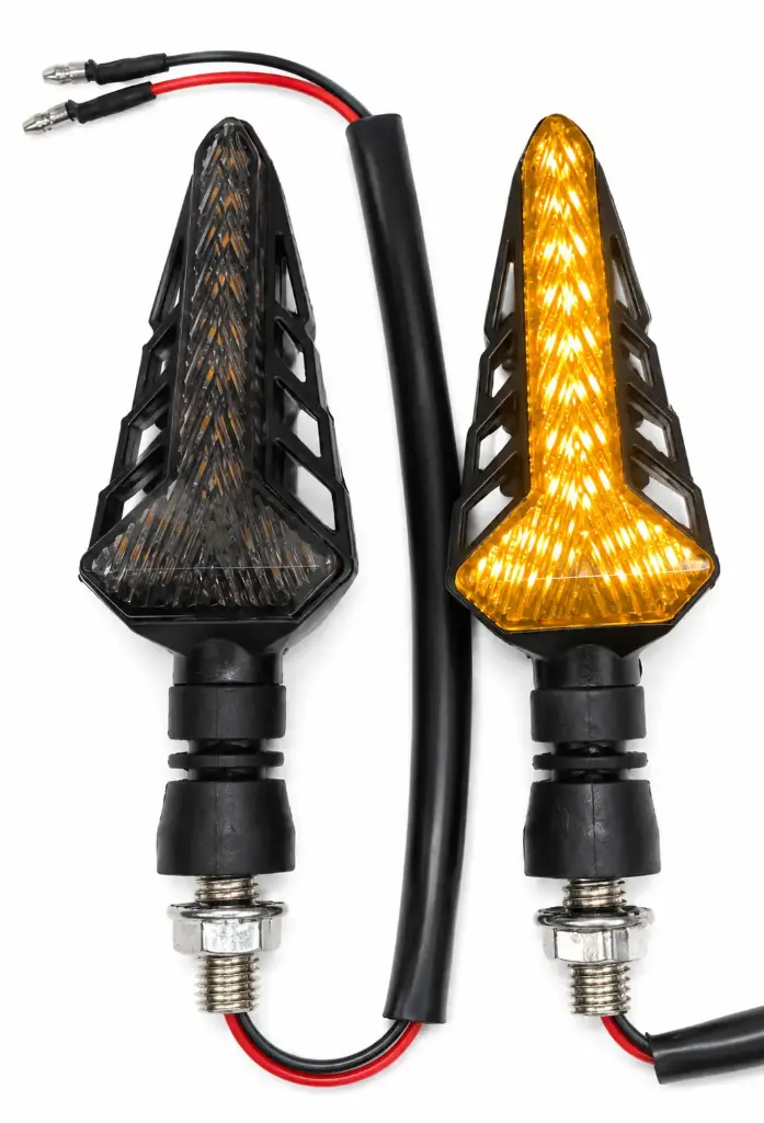 GUIA DIRECCIONAL LED UNIVERSAL -TIPO FLECHA / LUZ AMARILLO